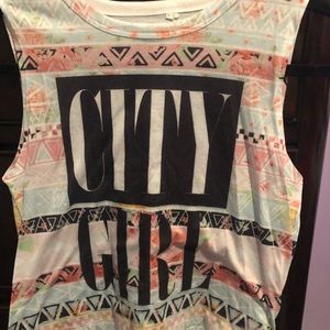 CITY GIRL GRAPHIC TEE